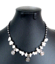 Collier artisanal marocain avec des pierres de couleur blanche Collier artisanal marocain avec des pierres de couleur blanche