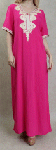 Robe orientale longue brodée manches courtes et décontractée pour femme - Couleur fuchsia Robe orientale longue brodee manches courtes et decontractee pour femme - Couleur fuchsia