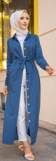 Robe boutonnée avec ceinture assortie pour femme (Tenue de ville chic pour hijab) - Couleur bleu pétrole Robe boutonnee avec ceinture assortie pour femme (Tenue de ville chic pour hijab) - Couleur bleu petrole